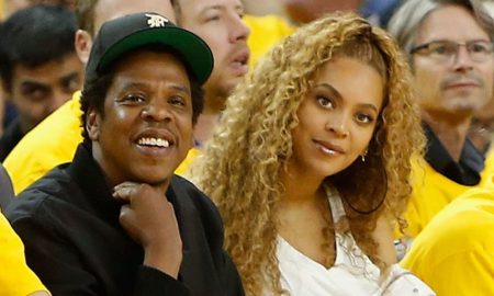 Jay-Z and Beyoncé receive a standing ovation while leaving an Italy restaurant post dining